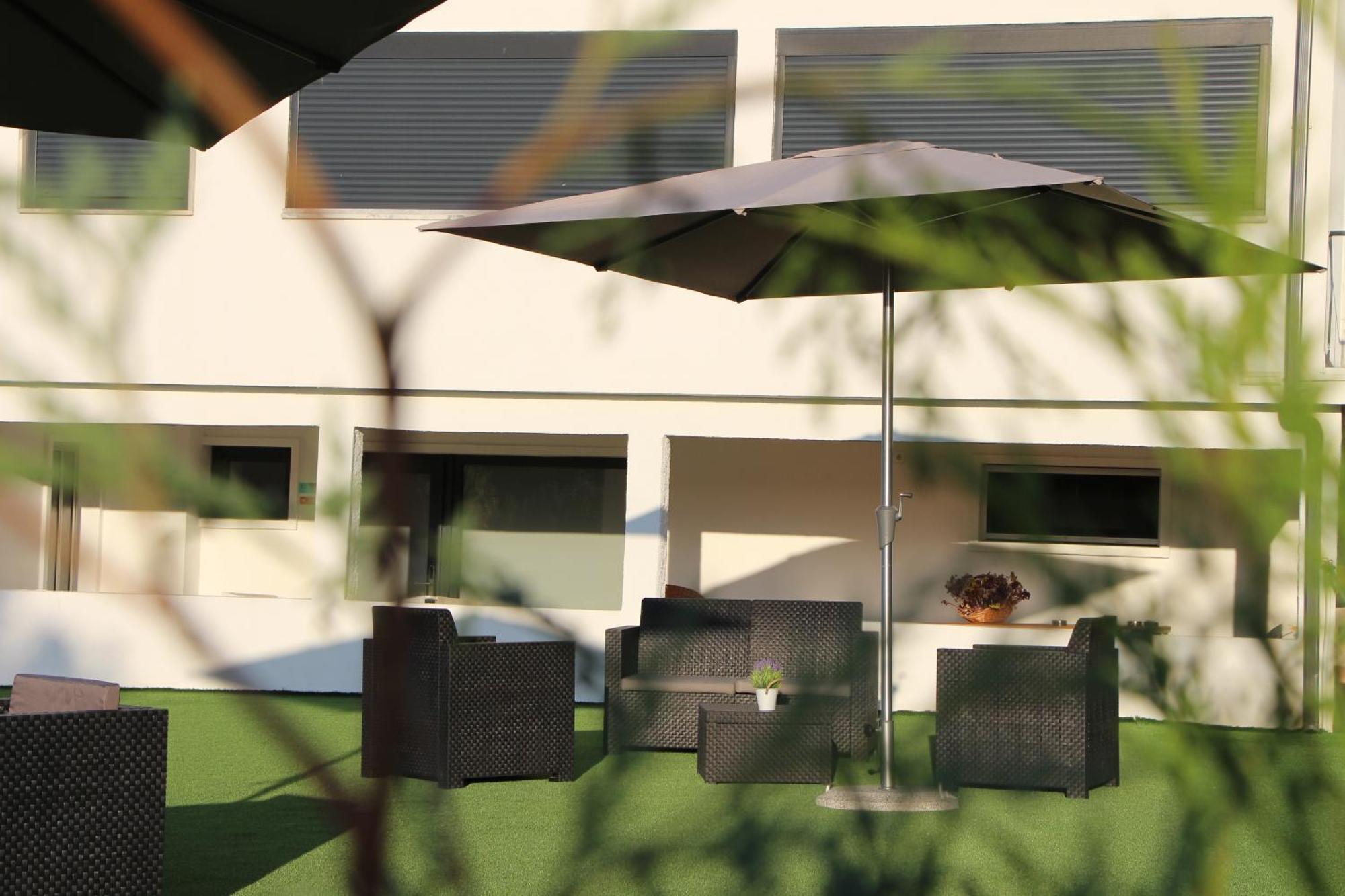 לאוסה Aroucehostel מראה חיצוני תמונה
